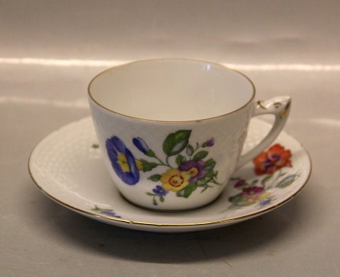 103 Chocolate Cup 1.5 dl and saucer  15 cm (476) B&G Saxon Flower white porcelain