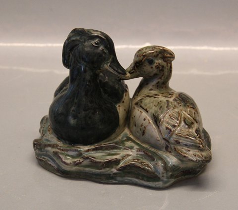 Kongelig Dansk Stentøj21919 Kgl. Andegruppe, Troldænder Knud Kyhn, juni 1962  12 x 20 cm