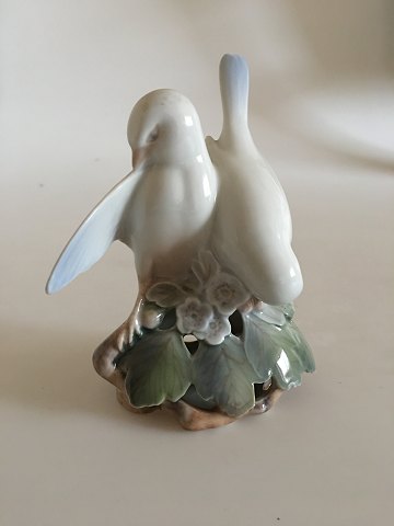 Royal Copenhagen Figurine of Lovebirds No. 402