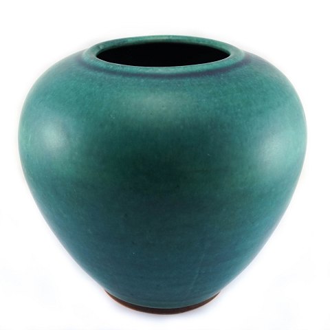 Saxbo; vase af stentøj