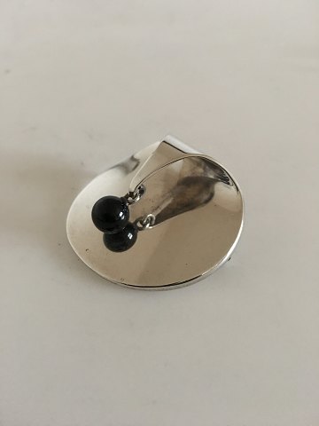Georg Jensen Sterling Silver Nanna et Jorgen Ditzel Brooch No 336 with Black Stone
