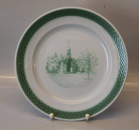 Green Aluminia Faience Tranquebar decorated with the Chinese House of Frederiksberg Have? 27 cm