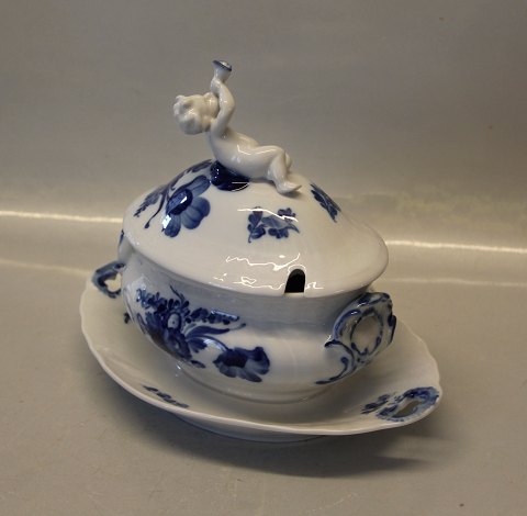 Royal Copenhagen Blå Blomst Svejfet 1653-10 Sauceterrin, oval på fast fad m/figur 20 x 24 cm (169-170)