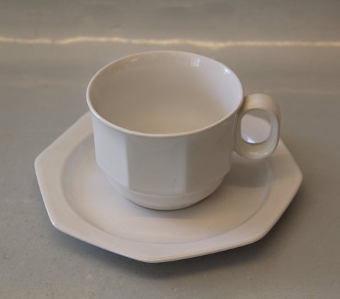 Café Dansk Stentøjstel kantet hvid og sort Kafe B&G Form 850 Sort	475 Kop 6,5 cm ottekantet underkop 15,5 cm, hvid