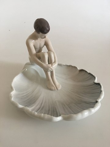Bing & Grøndahl Bladformet Art Nouveau Skål med Ung Mand No. 1660