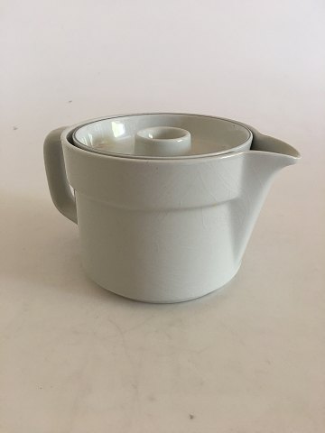 Royal Copenhagen Blåkant Tepotte No. 3065