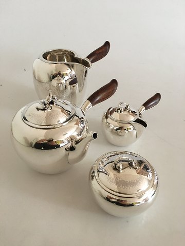 Georg Jensen Sterling Sølv Te Sæt No. 875 Bestående af Tekande, Vandkande, Flødekande og Sukkerskål