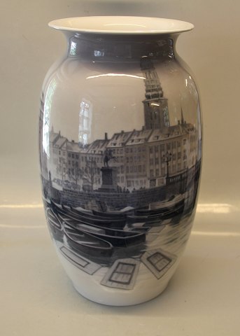 Royal Cpenhagen RC  B 83 Huge Vase 40.5 cm Motif from the Old Fishmarket at Gl. Strand in Copenhagen  Gammel Stand KBH Harald Henriksen Unique