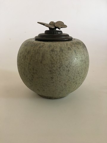 Royal Copenhagen Stentøjsvase Vase / Vessel i Fugleæg Glasur med Bronze Låg No 47/4A.