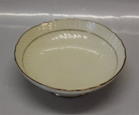 Royal Copenhagen # 878   Svejfet 1532-878 Kagefad, rundt på lav fod (427) 6 x 17,5 cm