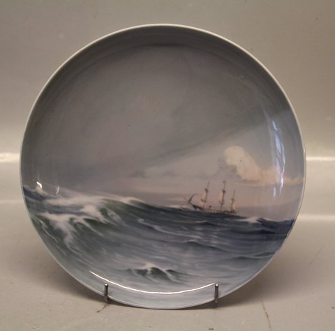 B&G Porcelain B&G 357-25 7698 Marine plate sailship in stormy sea 24.5 cm Signe ? HK Harry Kluge