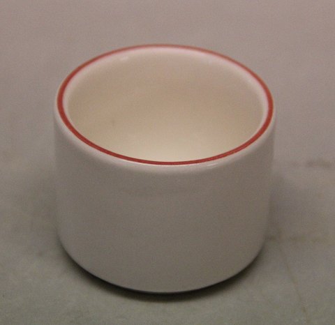 Royal Copenhagen faience red top or red line -4 ALL Seasons 3050 Egg cup 3.5 x 4.5 cm (696)