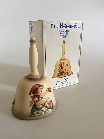 Hummel Årsklokke 1979 med bas-relief motiv. 2 Udg. 1978-1992. Goebel Porcelæn Tyskland