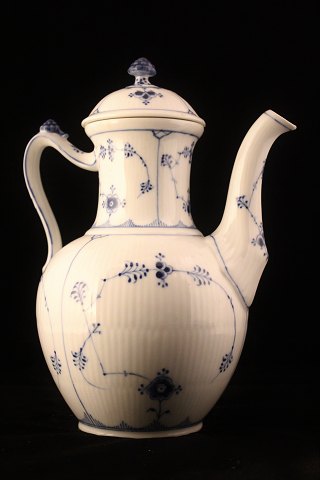 Sjælden , stor Musselmalet ( riflet ) kaffekande fra Royal Copenhagen. Højde:28cm.