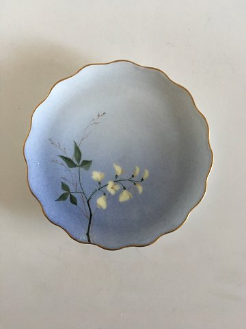 Bing & Grøndahl Kagetallerken med Blomsterdekoration og Guldkant.