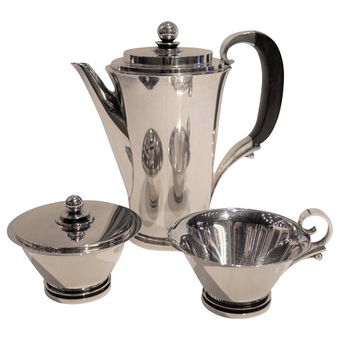 Georg Jensen, Harald Nielsen; Pyramide kaffeservice af sterlingsølv med ibenholt #600A