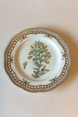 Royal Copenhagen Flora Danica frokosttallerken med gennembrudt kant no. 3554 / 635