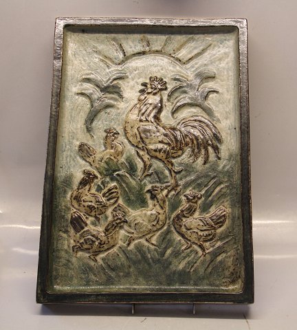 Kongelig Dansk Stentøj21954 Kgl. Relief, "Høns og Hane" 43 x 29.5 cm KK september 1962