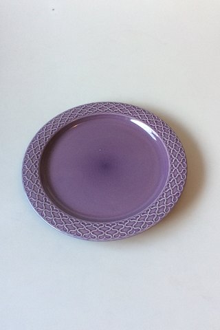 Bing & Grondahl/Kronjyden Purple Cordial Dinner Plate No 325.Measures 24cm / 9 1/2"
