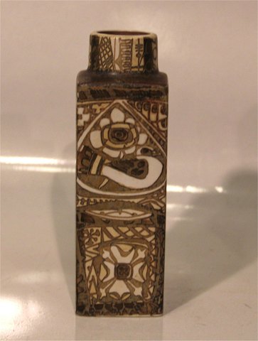 Aluminia Copenhagen Baca Faience RC Faience 780-3455 Square vase Bacca Signed Johanne Gerber 19 cm