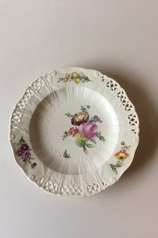 Royal Copenhagen Saxon Flower Dinner-/Fruit Plate Premium model with pierced border