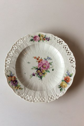 Royal Copenhagen Saksisk Blomst Middags-/Frugttallerken i luksusmodel med gennembrudt kant.