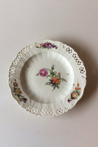 Royal Copenhagen Saksisk Blomst Middags-/Frugttallerken i luksusmodel med gennembrudt kant.