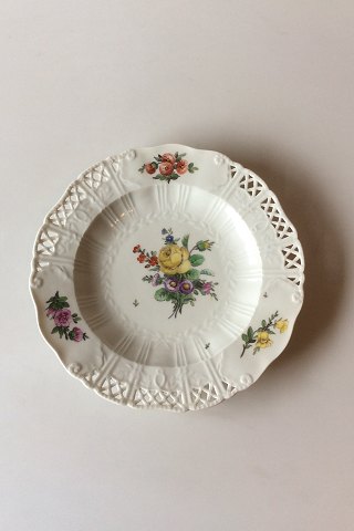 Royal Copenhagen Saksisk Blomst Middags-/Frugttallerken i luksusmodel med gennembrudt kant.