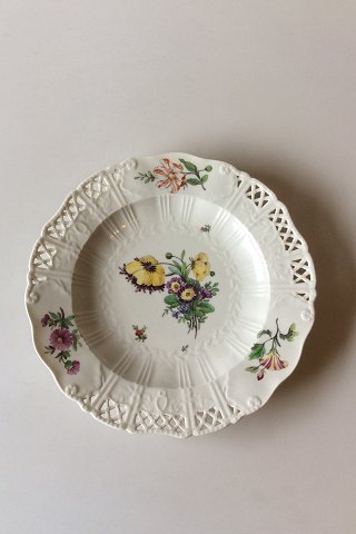 Royal Copenhagen Saksisk Blomst Middags-/Frugttallerken i luksusmodel med gennembrudt kant.