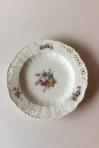 Royal Copenhagen Saksisk Blomst Middags-/Frugttallerken i luksusmodel med gennembrudt kant.