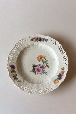 Royal Copenhagen Saxon Flower Dinner-/Fruit Plate Premium model with pierced border