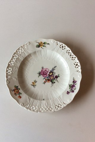 Royal Copenhagen Saksisk Blomst Middags-/Frugttallerken i luksusmodel med gennembrudt kant.