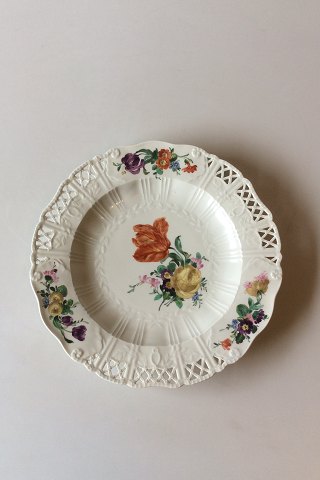 Royal Copenhagen Saxon Flower Dinner-/Fruit Plate Premium model with pierced border