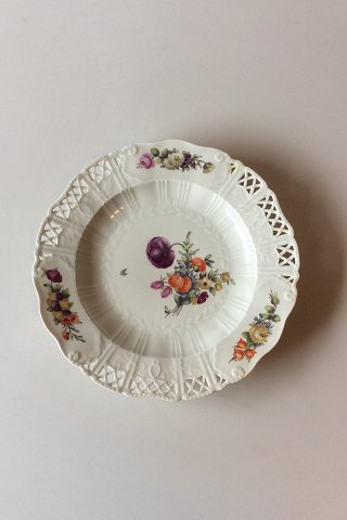 Royal Copenhagen Saksisk Blomst Middags-/Frugttallerken i luksusmodel med gennembrudt kant.