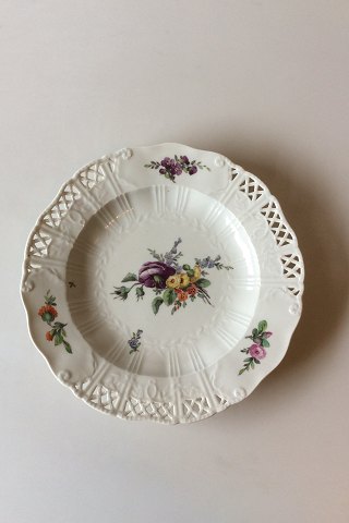 Royal Copenhagen Saksisk Blomst Middags-/Frugttallerken i luksusmodel med gennembrudt kant.