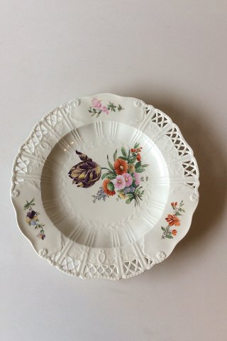 Royal Copenhagen Saksisk Blomst Middags-/Frugttallerken i luksusmodel med gennembrudt kant.