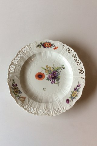 Royal Copenhagen Saksisk Blomst Middags-/Frugttallerken i luksusmodel med gennembrudt kant.