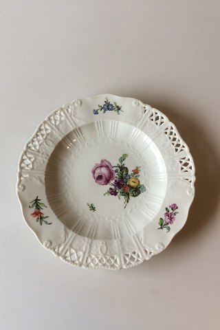 Royal Copenhagen Saksisk Blomst Middags-/Frugttallerken i luksusmodel med gennembrudt kant.