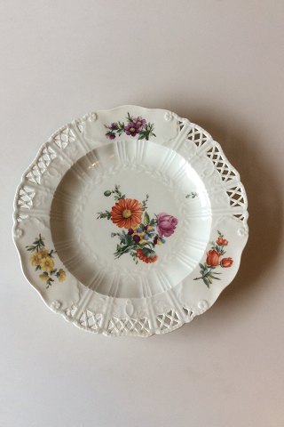 Royal Copenhagen Saksisk Blomst Middags-/Frugttallerken i luksusmodel med gennembrudt kant.