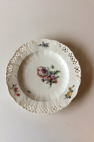 Royal Copenhagen Saxon Flower Dinner-/Fruit Plate Premium model with pierced border