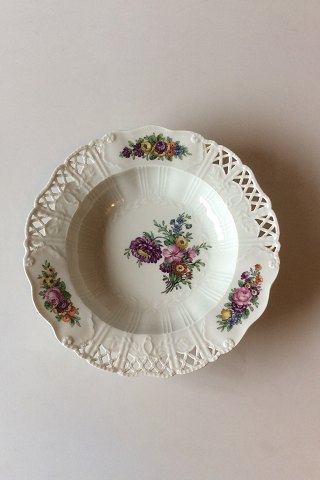 Royal Copenhagen Saksisk Blomst Dyb Tallerken i luksusmodel med gennembrudt kant.