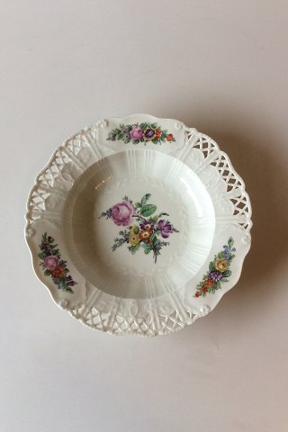 Royal Copenhagen Saksisk Blomst Dyb Tallerken i luksusmodel med gennembrudt kant.
