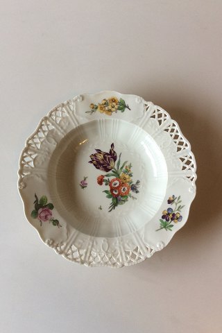 Royal Copenhagen Saksisk Blomst Dyb Tallerken i luksusmodel med gennembrudt kant.