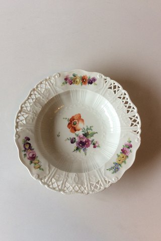 Royal Copenhagen Saksisk Blomst Dyb Tallerken i luksusmodel med gennembrudt kant.