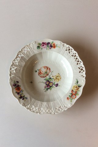 Royal Copenhagen Saksisk Blomst Dyb Tallerken i luksusmodel med gennembrudt kant.