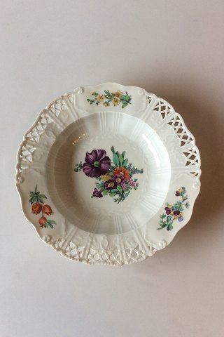 Royal Copenhagen Saksisk Blomst Dyb Tallerken i luksusmodel med gennembrudt kant.