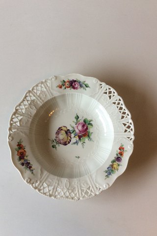 Royal Copenhagen Saksisk Blomst Dyb Tallerken i luksusmodel med gennembrudt kant.