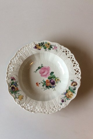 Royal Copenhagen Saksisk Blomst Dyb Tallerken i luksusmodel med gennembrudt kant.