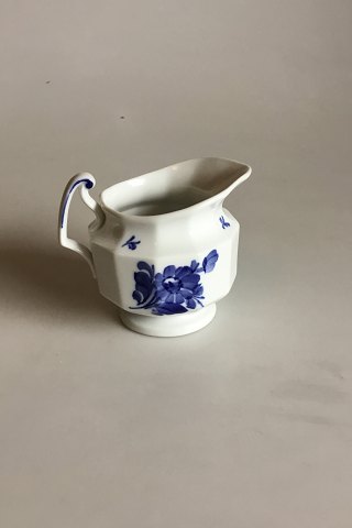Royal Copenhagen Blå Blomst Kantet Flødekande No. 8564