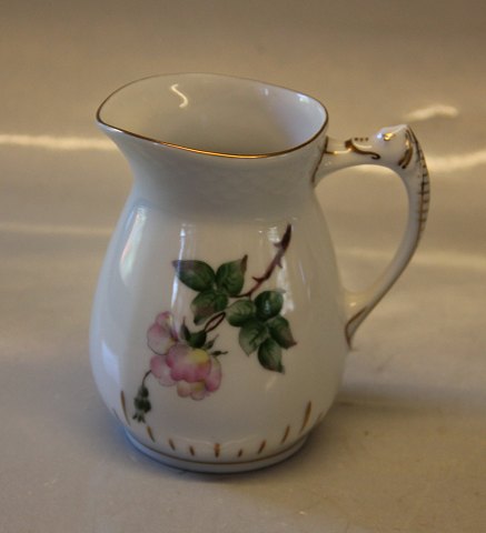 B&G Victor Hugo white porcelain - wild rose with gold rim 189 Creamer 10.5 cm 2.25 dl